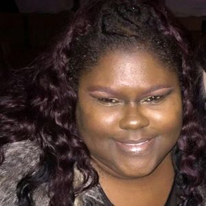 Meet your Posher, Rena